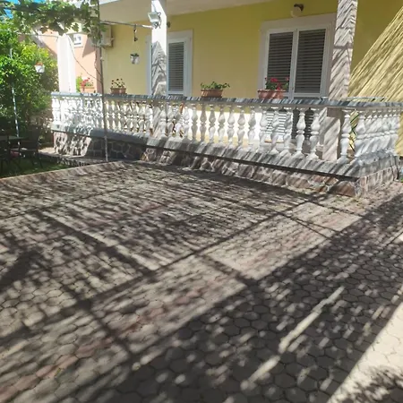 Livaja -easy Access 2db, Parking, Klima Appartement