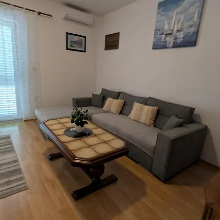 Livaja -easy Access 2db, Parking, Klima Apartmán